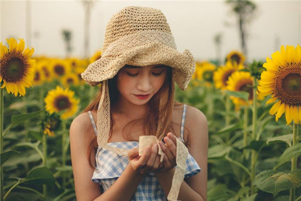 巨蟹座女生的情感特质全解析