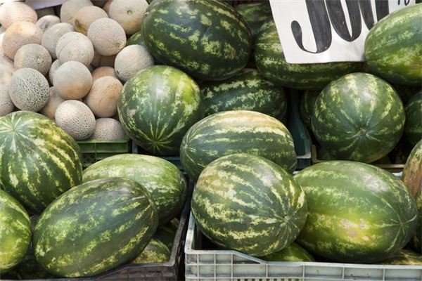 图片[1]-梦见买瓜预示什么 吉凶寓意与运势解析