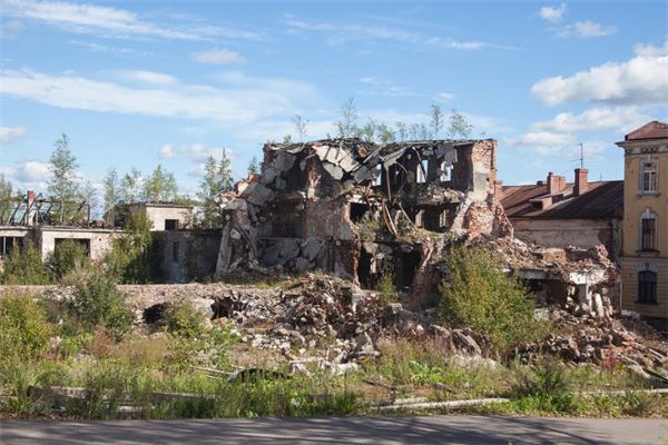 房屋倒塌梦中逃生:预示近期运势变化-安卜居