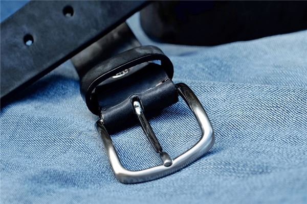 已婚女性梦见皮带 婚姻运势的隐秘信号