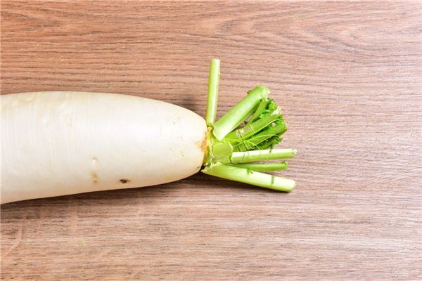 女性梦见拔白萝卜的预兆与运势解读