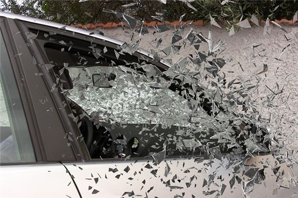 梦中车祸逃生无恙，好运将至的征兆-安卜居