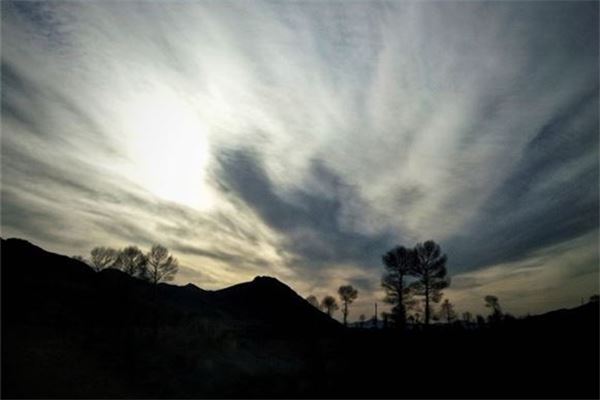 女性梦中迷途预示 无路可走的运势解析