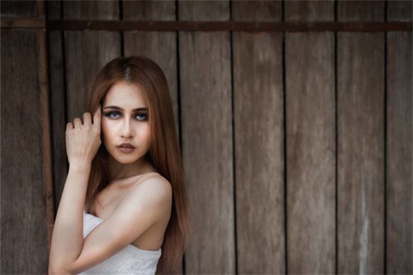 图片[1]-梦见女鬼的征兆与运势解析