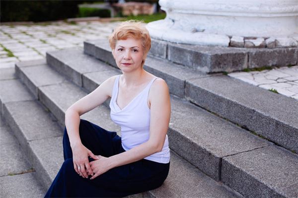 女性梦见手指增多预示着什么