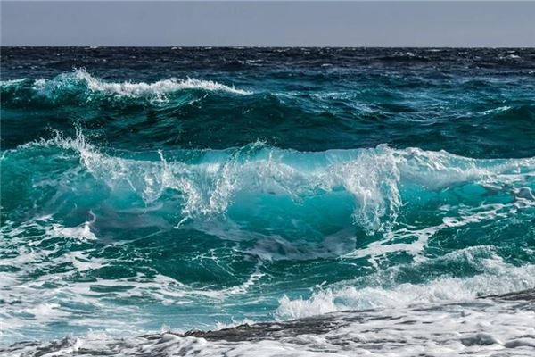 女性梦中见海潮高涨