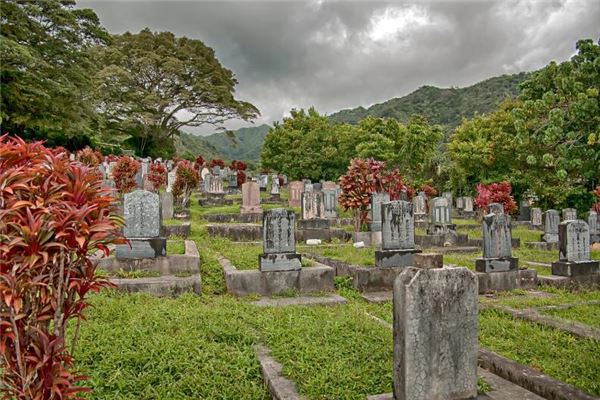 梦到多个棺材聚集在一起