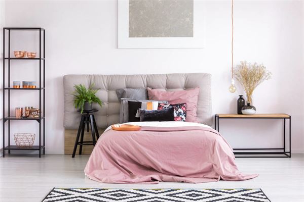 已婚女性梦中整理床铺的吉凶预兆