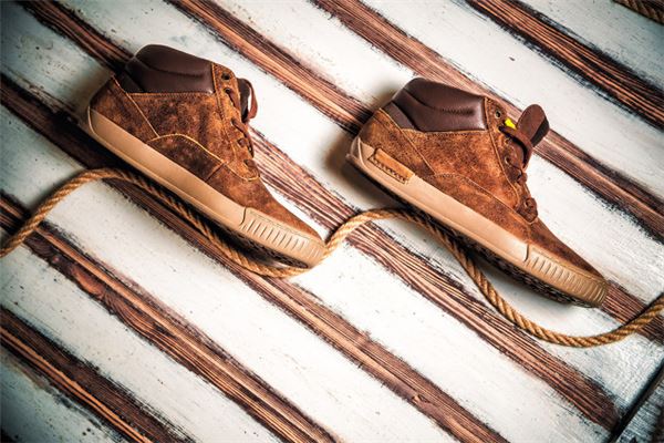 图片[1]-鞋子破损的梦境预示