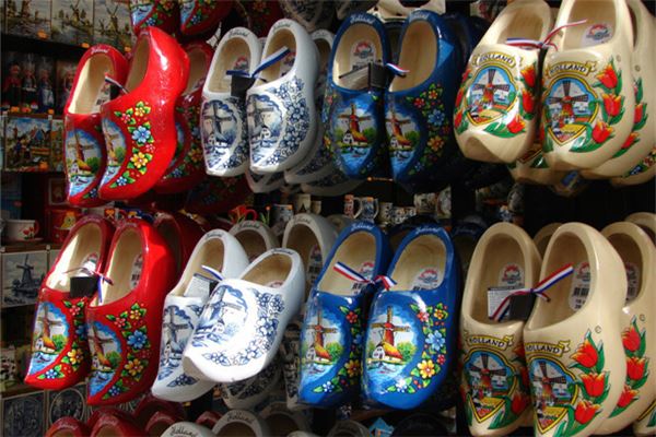 梦见多双鞋子的寓意