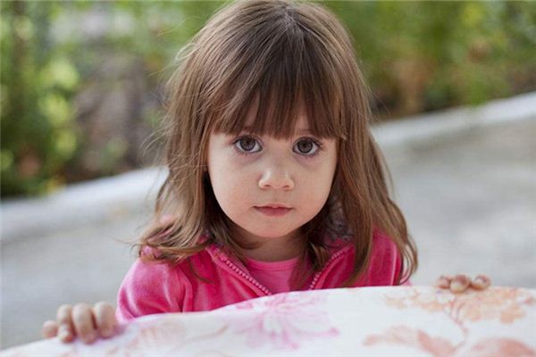 图片[1]-梦中出现小女孩的含义解析