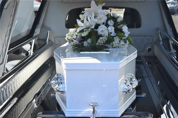 图片[1]-梦见多具棺材的预兆