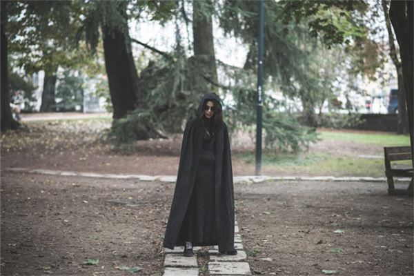 图片[1]-女性梦见污秽物品的运势预示